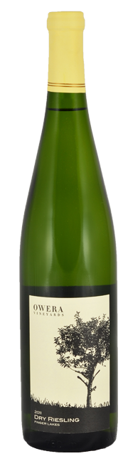 Dry Riesling 2017 bottle product shot