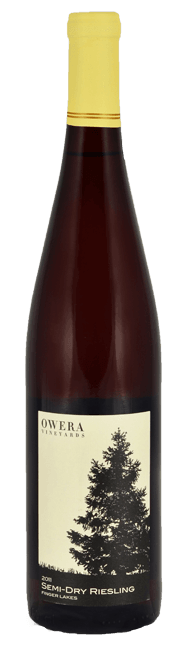 Semi-Dry Riesling 2017 bottle product shot